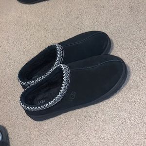 Ugg neumal boots/house shoes size 13